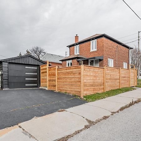 Victoria Park Suite Toronto Exterior foto